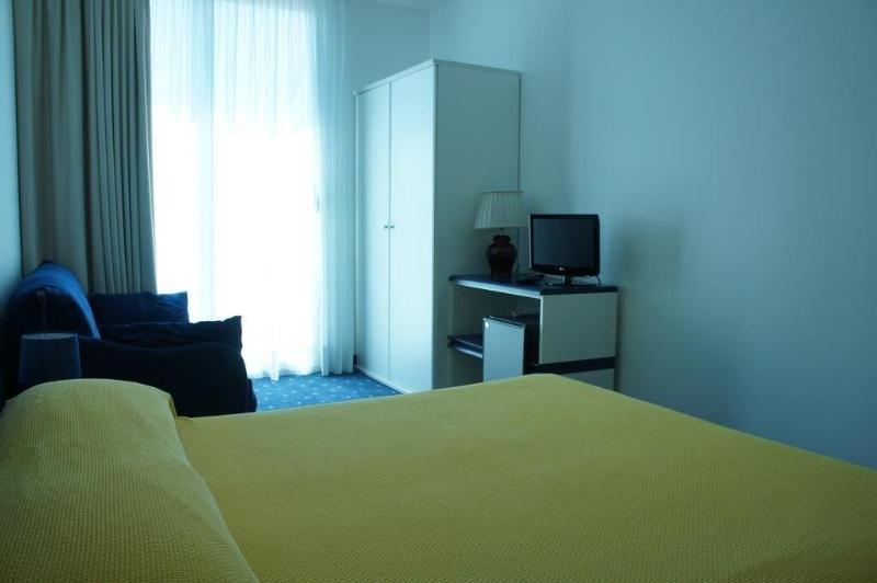 Hotel Myriam ลินญาโน ซับเบียโดโร ภายนอก รูปภาพ