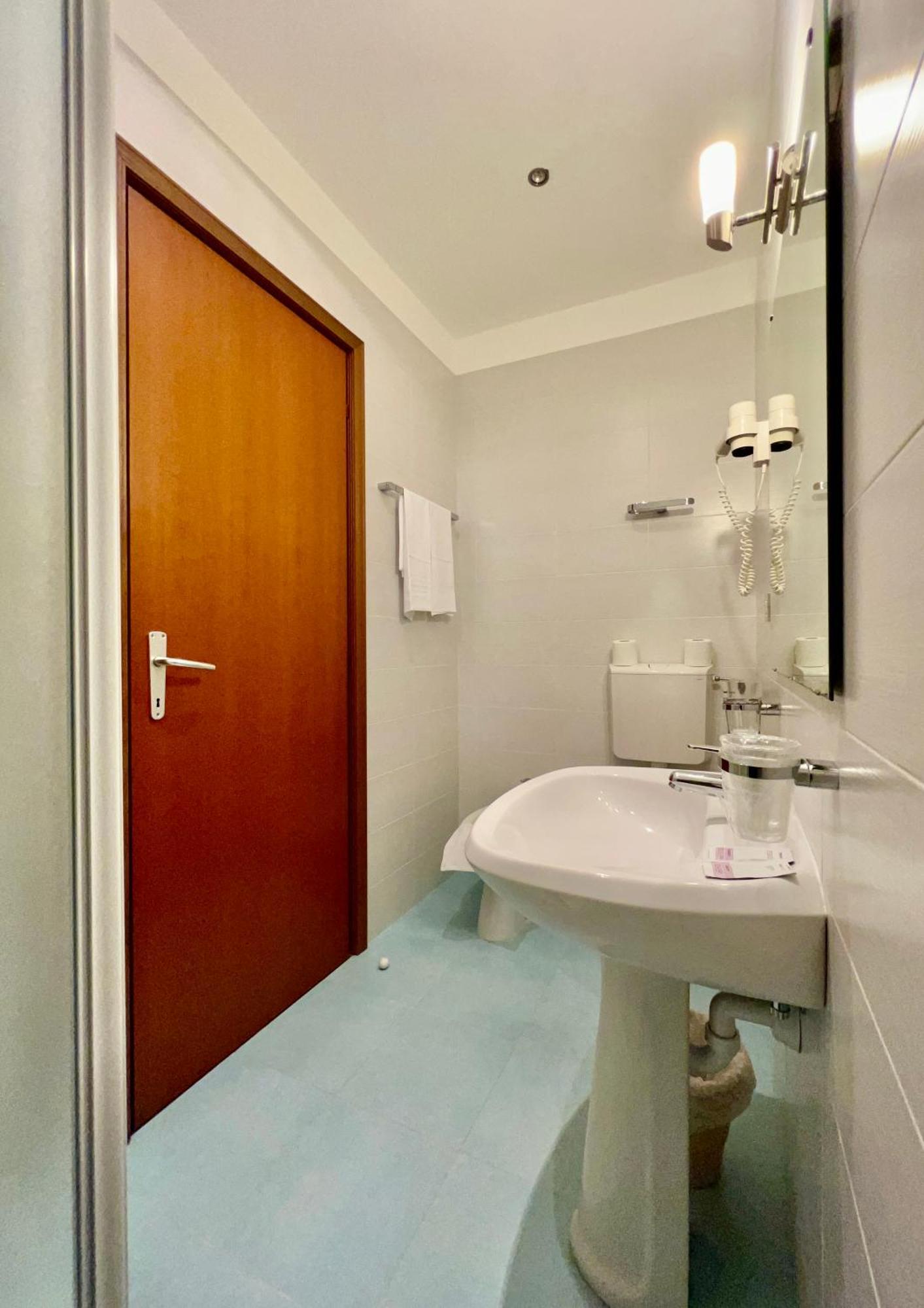 Hotel Myriam ลินญาโน ซับเบียโดโร ภายนอก รูปภาพ