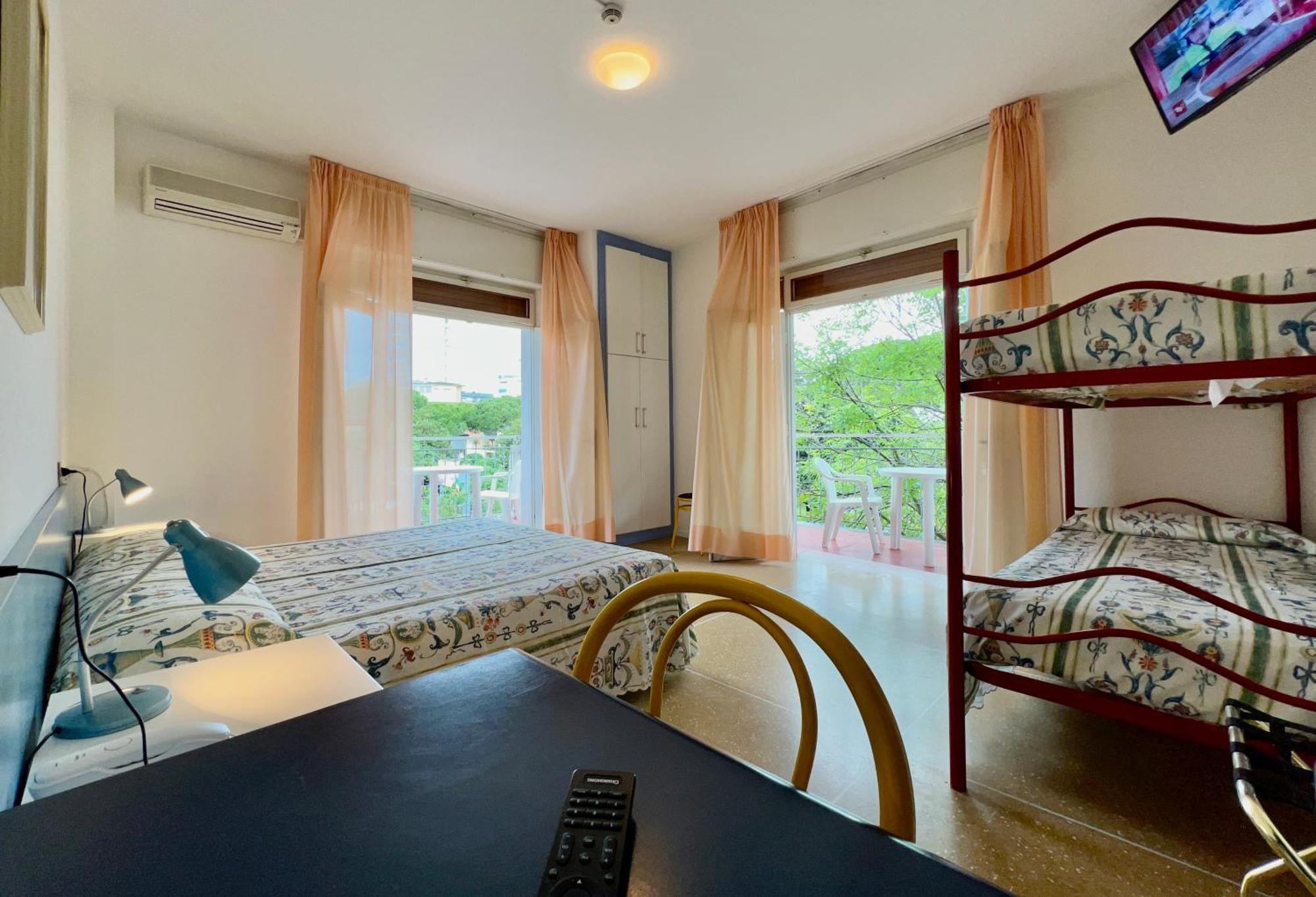 Hotel Myriam ลินญาโน ซับเบียโดโร ภายนอก รูปภาพ