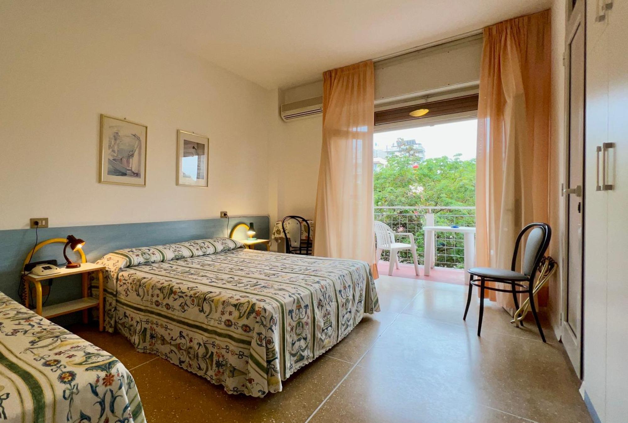 Hotel Myriam ลินญาโน ซับเบียโดโร ภายนอก รูปภาพ