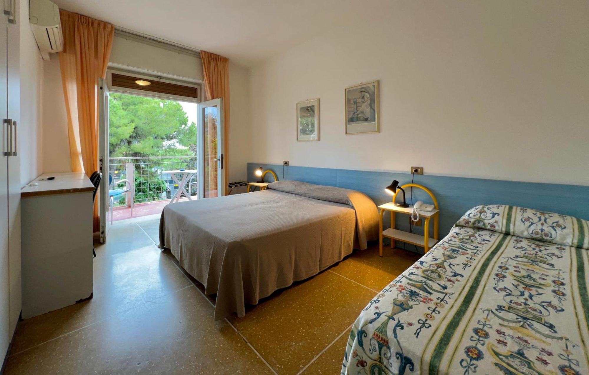 Hotel Myriam ลินญาโน ซับเบียโดโร ภายนอก รูปภาพ
