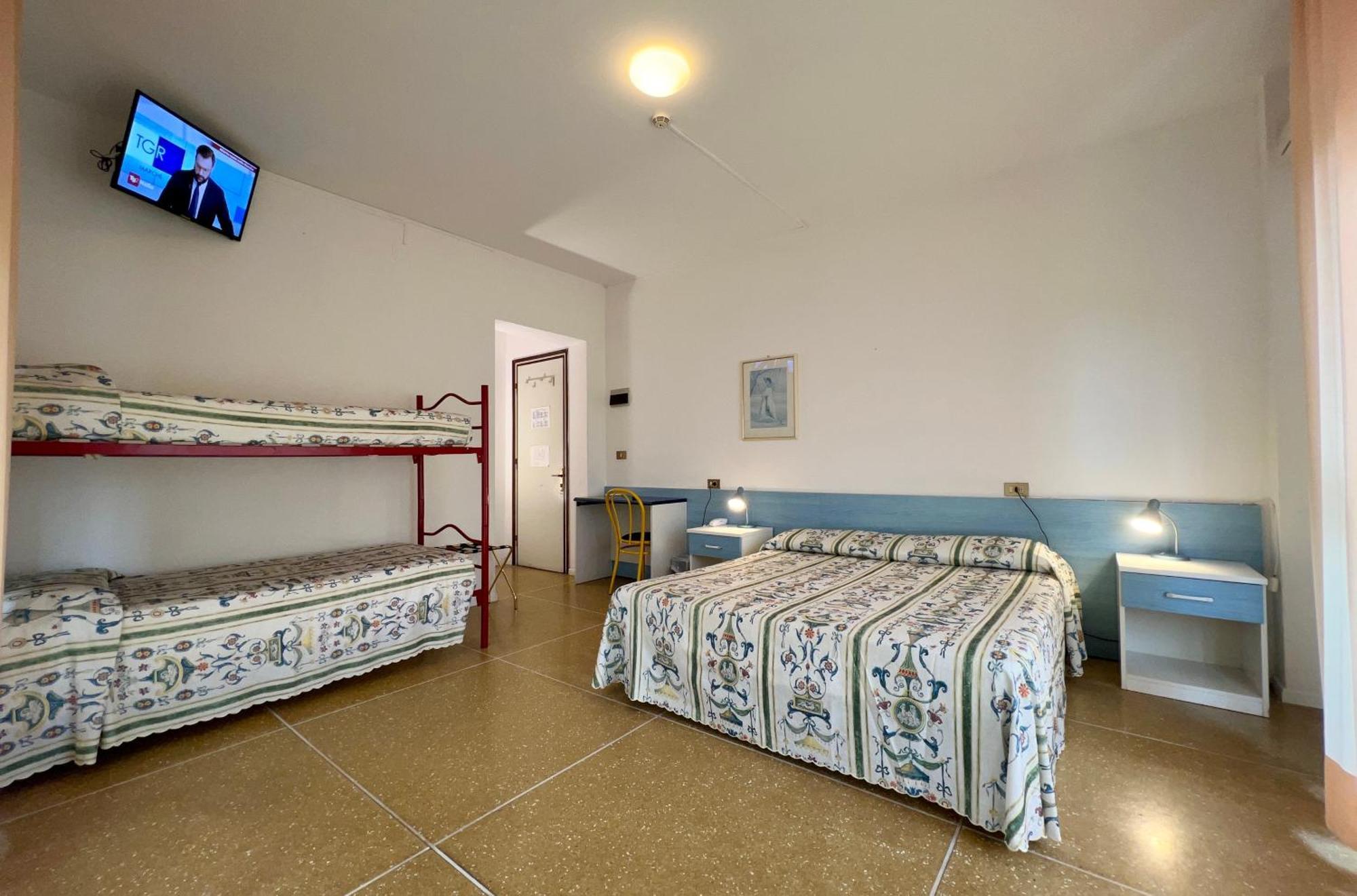 Hotel Myriam ลินญาโน ซับเบียโดโร ภายนอก รูปภาพ