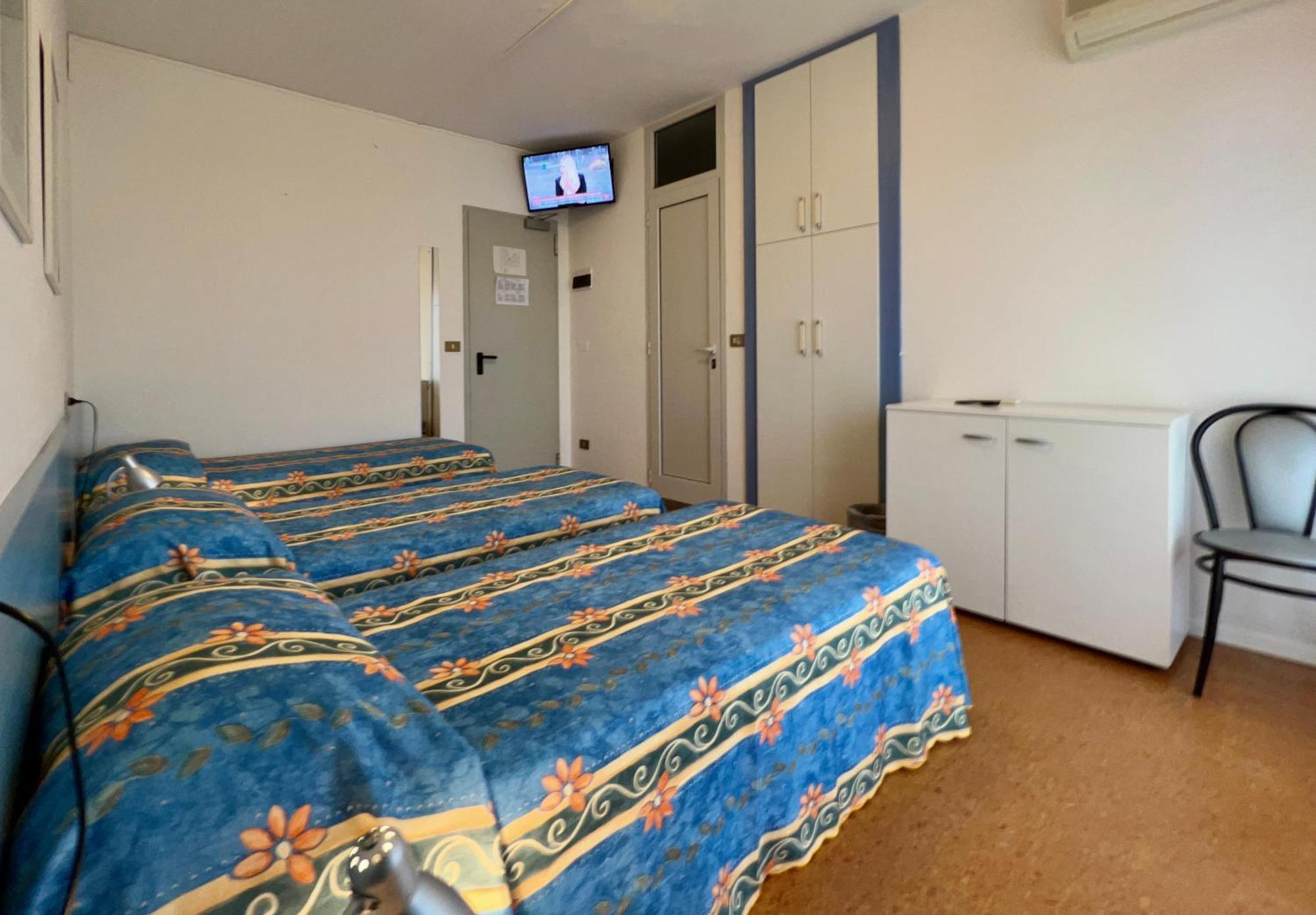 Hotel Myriam ลินญาโน ซับเบียโดโร ภายนอก รูปภาพ