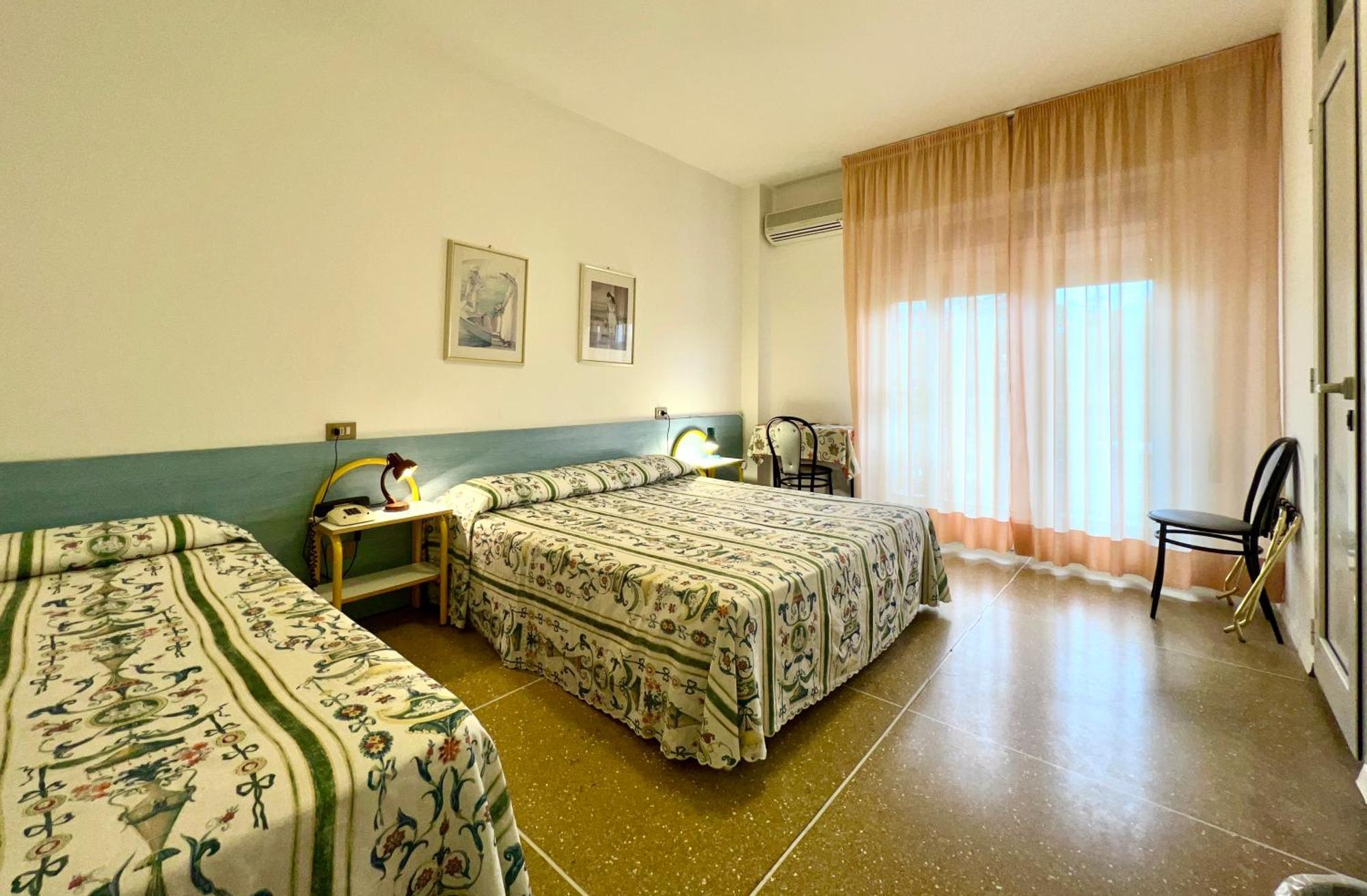 Hotel Myriam ลินญาโน ซับเบียโดโร ภายนอก รูปภาพ