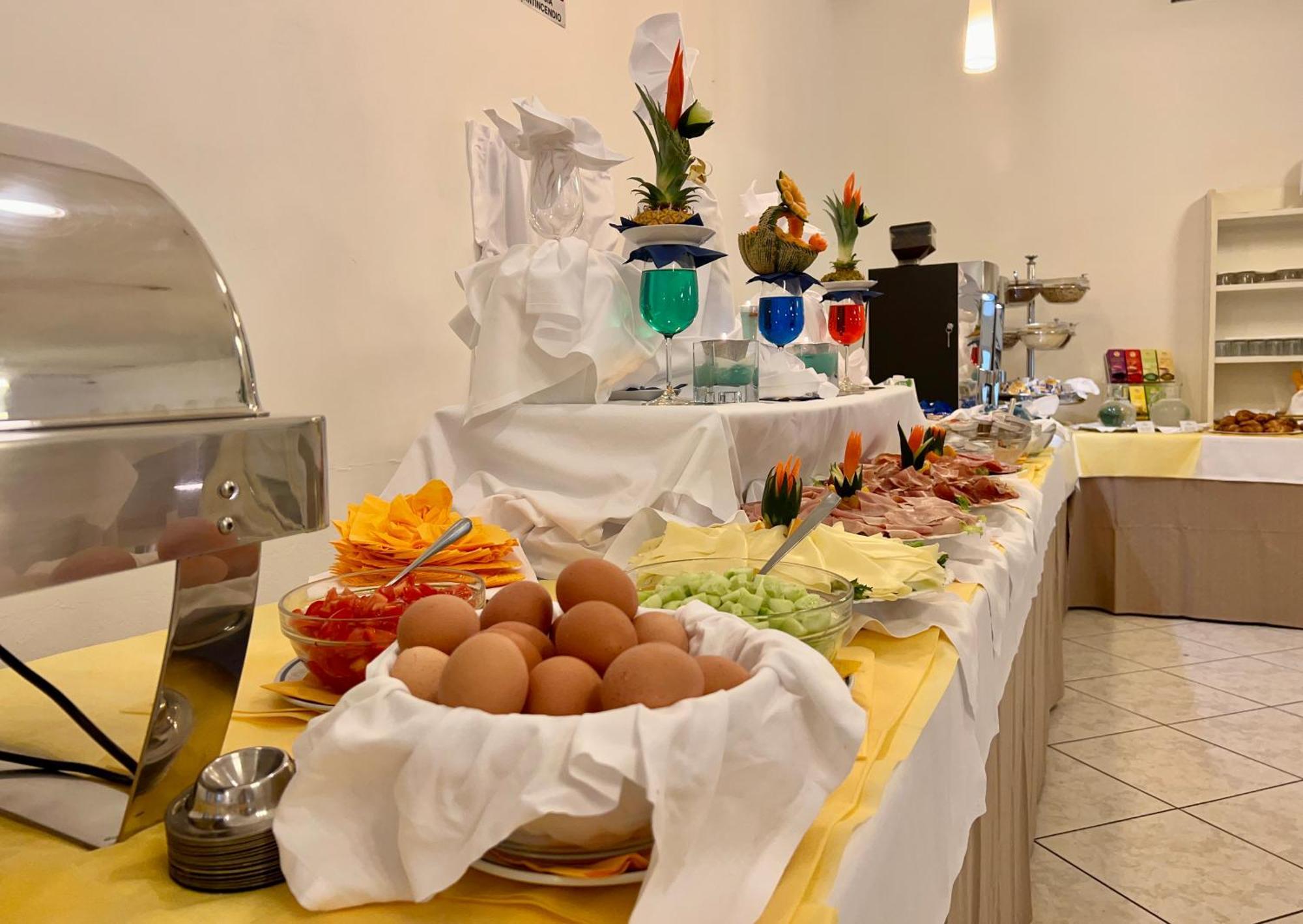 Hotel Myriam ลินญาโน ซับเบียโดโร ภายนอก รูปภาพ