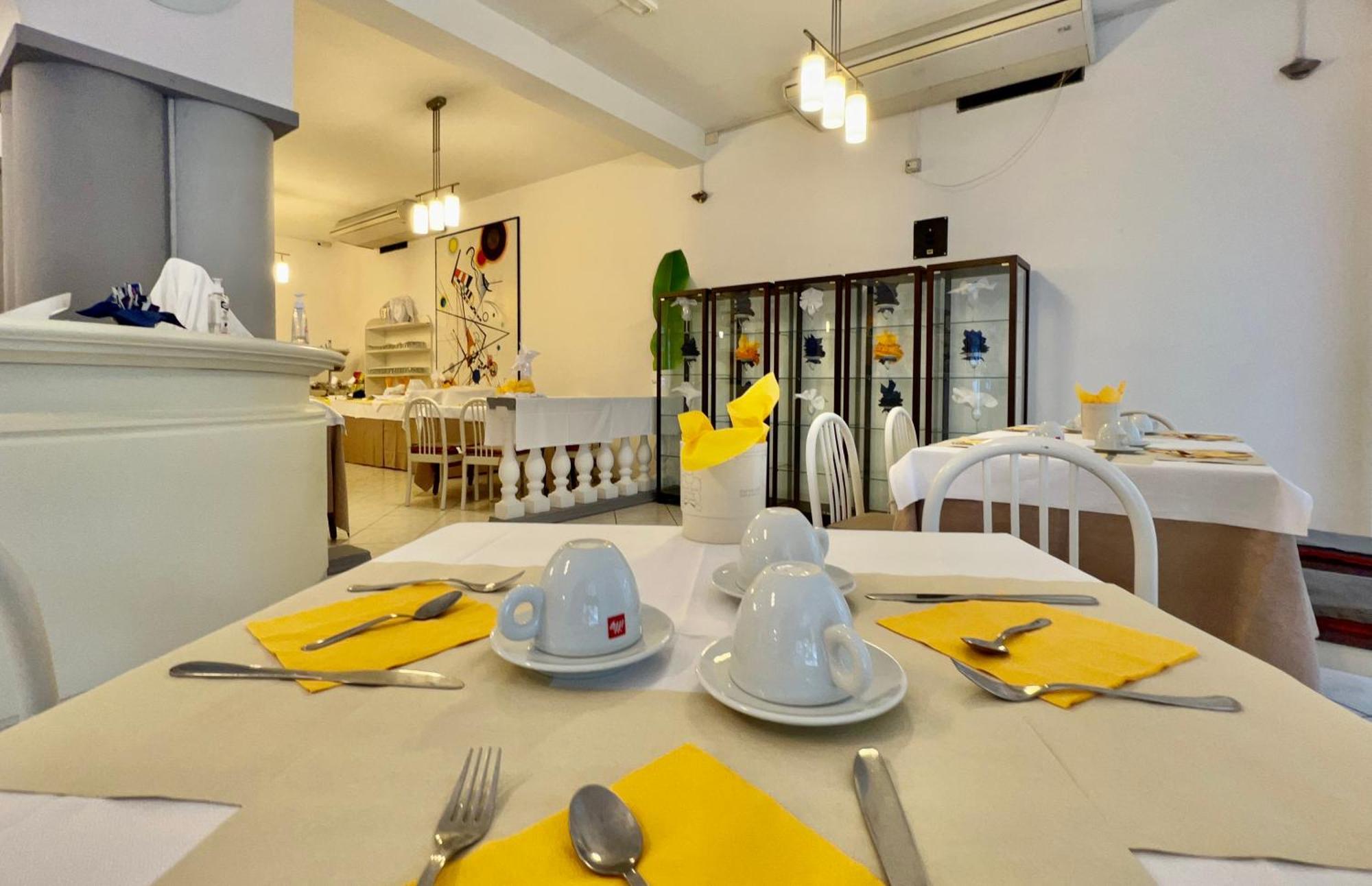 Hotel Myriam ลินญาโน ซับเบียโดโร ภายนอก รูปภาพ