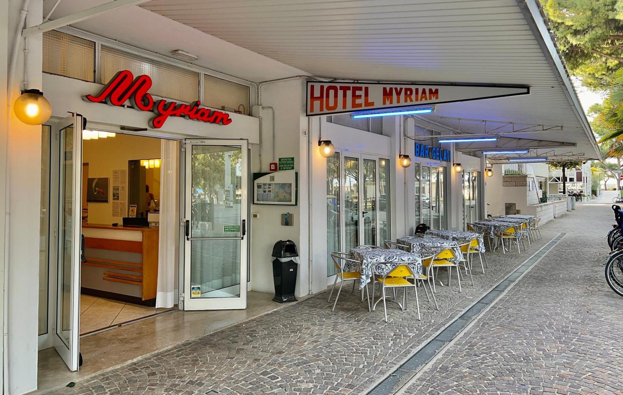 Hotel Myriam ลินญาโน ซับเบียโดโร ภายนอก รูปภาพ